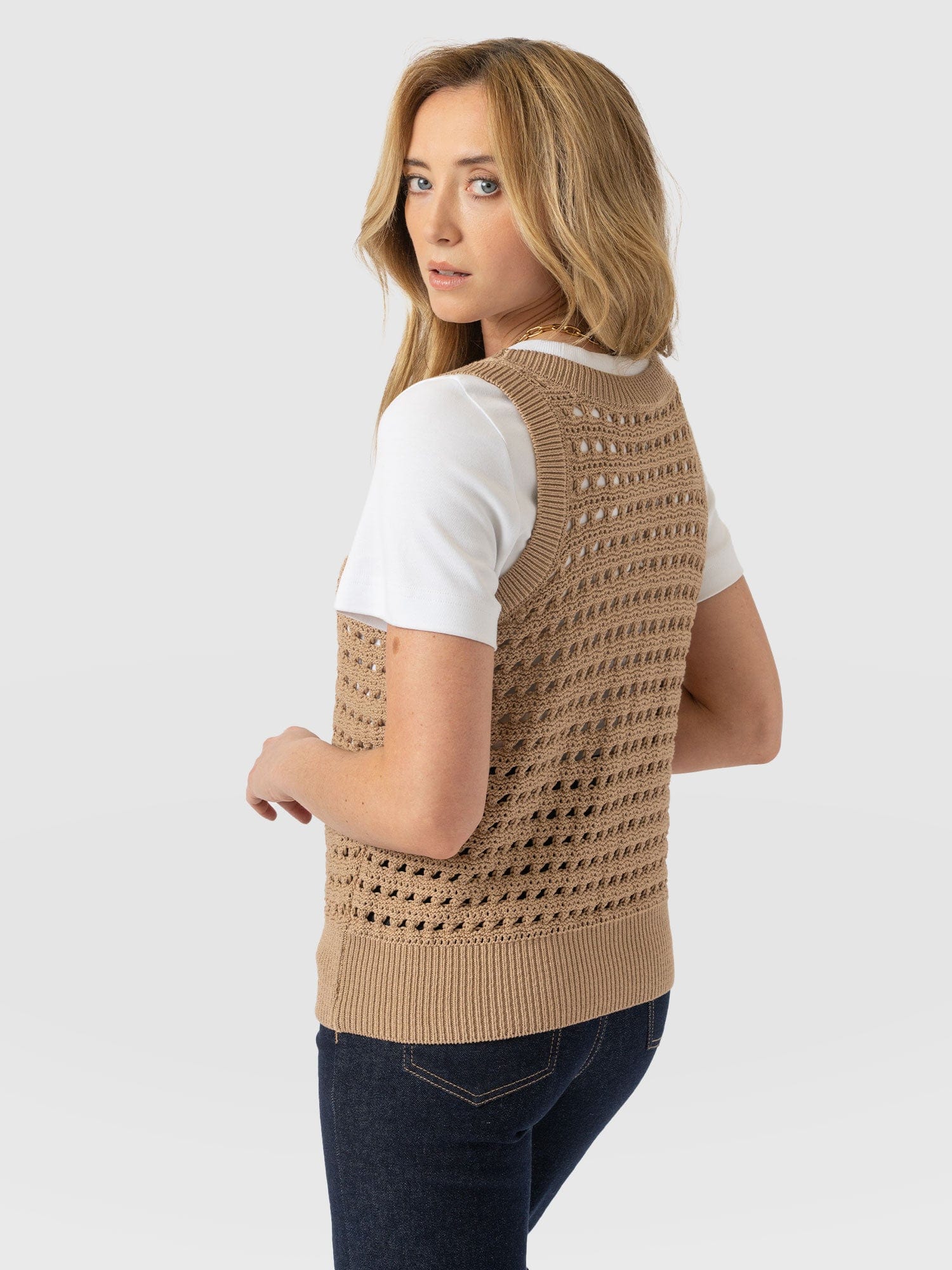 Adler Sleeveless Knit Camel - Women's Vests | Saint + Sofia® US
